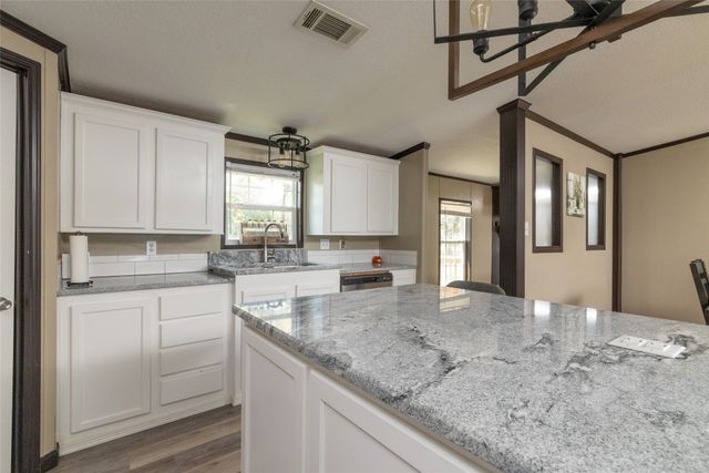 140 Meadow Pond Court, Runaway Bay, TX 76426