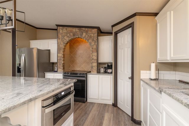 140 Meadow Pond Court, Runaway Bay, TX 76426