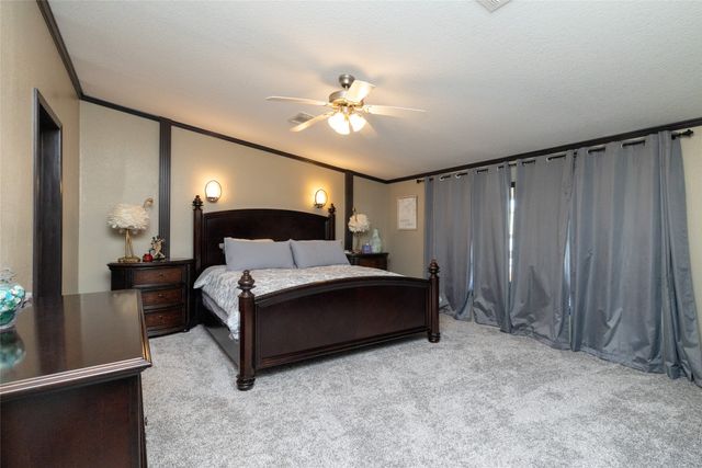 140 Meadow Pond Court, Runaway Bay, TX 76426