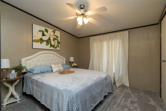 140 Meadow Pond Court, Runaway Bay, TX 76426