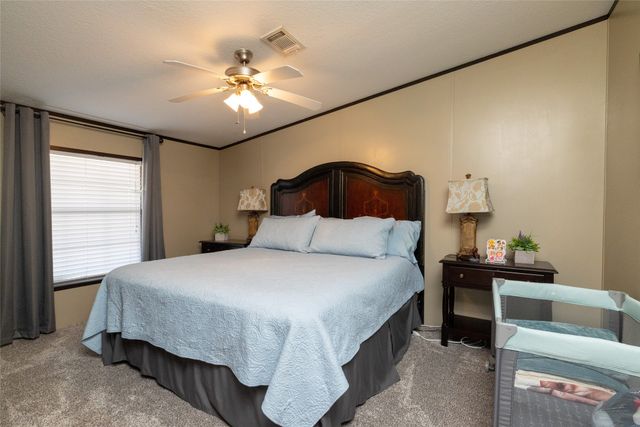 140 Meadow Pond Court, Runaway Bay, TX 76426