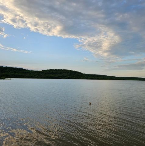 140 Meadow Pond Court, Runaway Bay, TX 76426