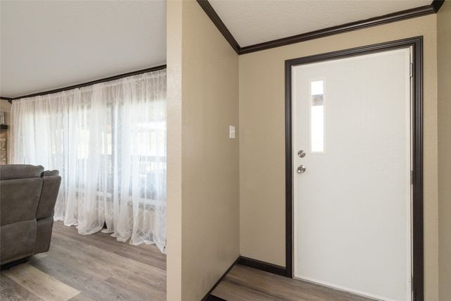 140 Meadow Pond Court, Runaway Bay, TX 76426