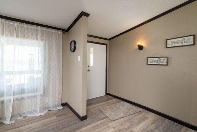 140 Meadow Pond Court, Runaway Bay, TX 76426