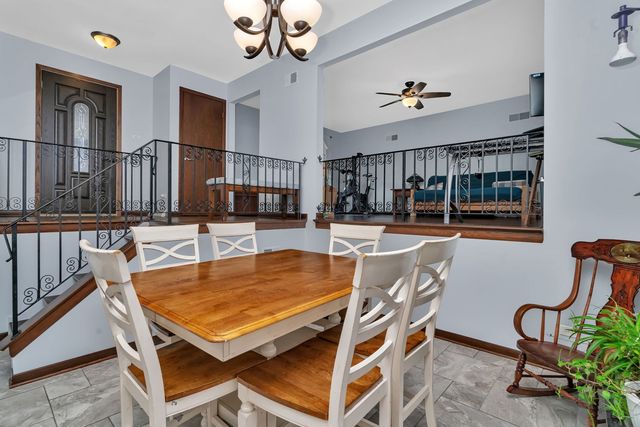 24556 W Lancelot Lane, Shorewood, IL 60404