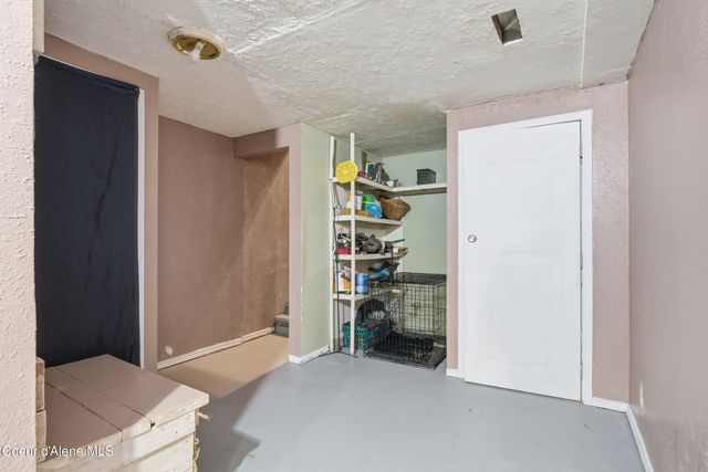 208 Rio Vista St, Osburn, ID 83849