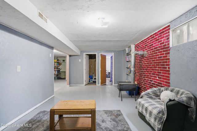 208 Rio Vista St, Osburn, ID 83849