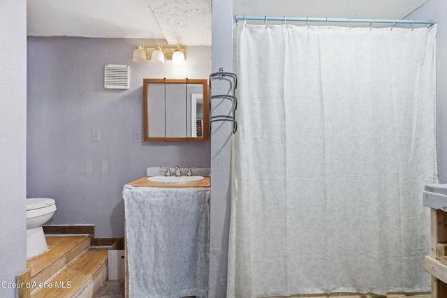 208 Rio Vista St, Osburn, ID 83849