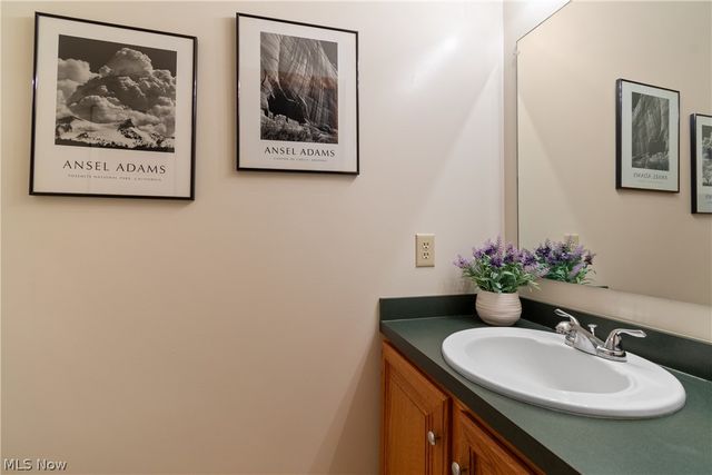 668 Oakcrest Drive, Wadsworth, OH 44281