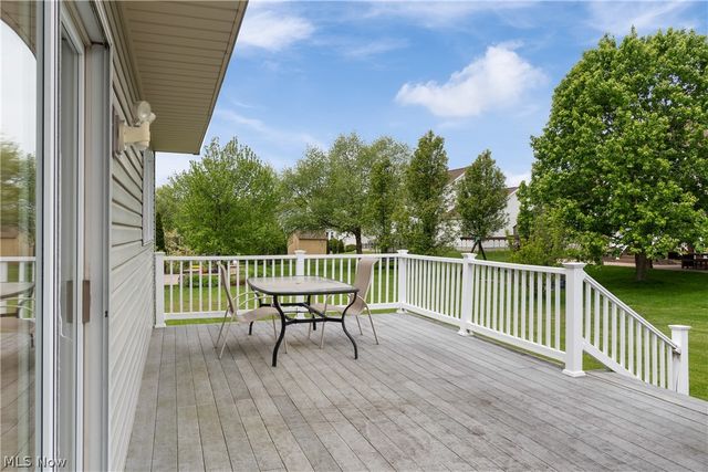 668 Oakcrest Drive, Wadsworth, OH 44281