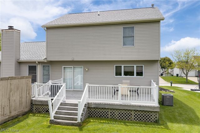 668 Oakcrest Drive, Wadsworth, OH 44281
