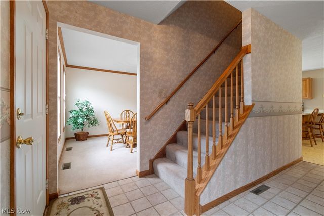 668 Oakcrest Drive, Wadsworth, OH 44281