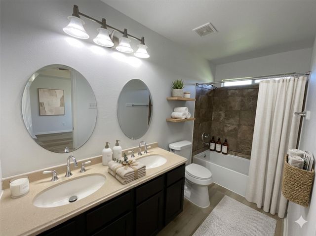 927 Andover Glen Drive, Fresno, TX 77545