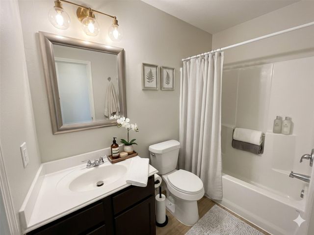 927 Andover Glen Drive, Fresno, TX 77545