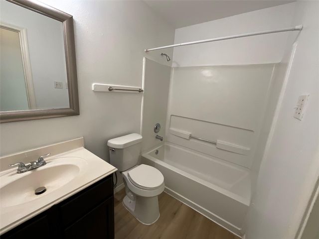 927 Andover Glen Drive, Fresno, TX 77545