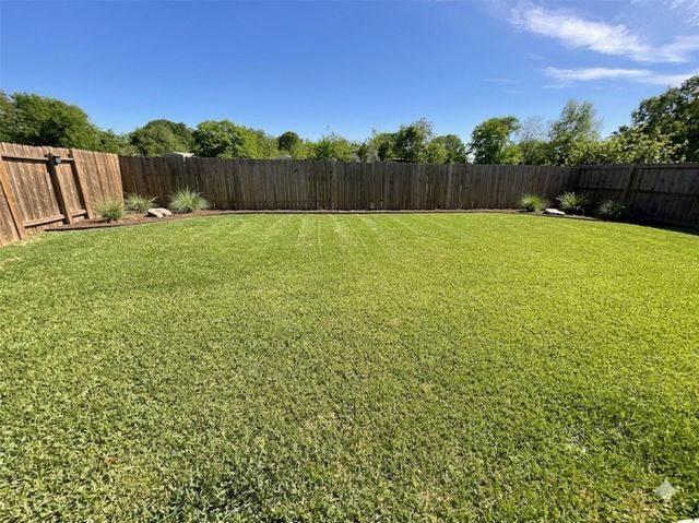 927 Andover Glen Drive, Fresno, TX 77545