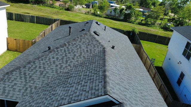 927 Andover Glen Drive, Fresno, TX 77545