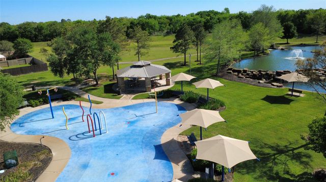 927 Andover Glen Drive, Fresno, TX 77545