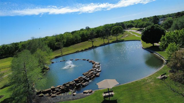 927 Andover Glen Drive, Fresno, TX 77545