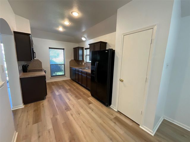 927 Andover Glen Drive, Fresno, TX 77545