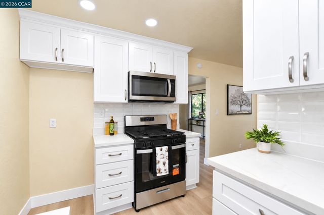 2520 Harrington Ave, Oakland, CA 94601