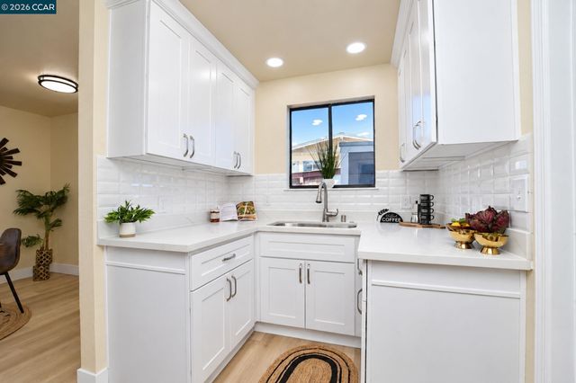 2520 Harrington Ave, Oakland, CA 94601