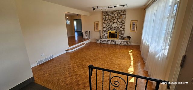 222 Frances Lane, Barrington, IL 60010