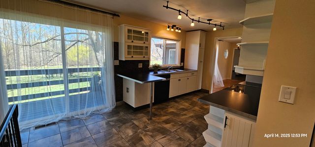 222 Frances Lane, Barrington, IL 60010