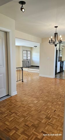 222 Frances Lane, Barrington, IL 60010