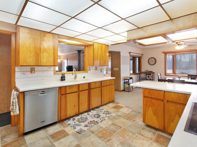 1543 LAKEVIEW DRIVE, Green Bay, WI 54313