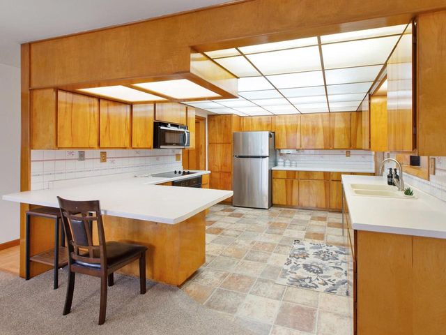 1543 LAKEVIEW DRIVE, Green Bay, WI 54313