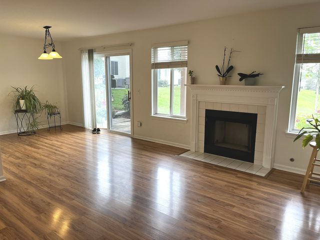 2117 Orchard Lane 2117, Carpentersville, IL 60110
