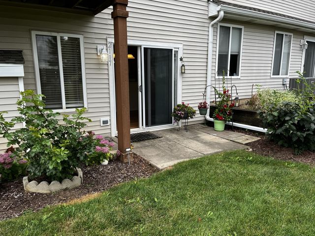 2117 Orchard Lane 2117, Carpentersville, IL 60110