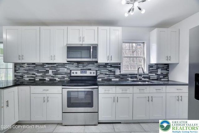 9753 Leland Terrace, Coolbaugh Twp, PA 18466