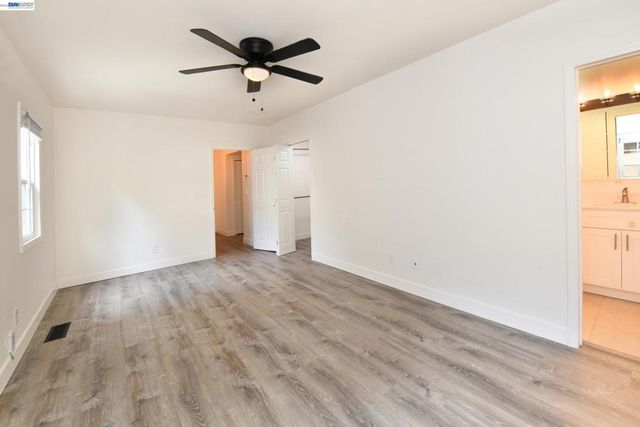 534 Adams St, Albany, CA 94706