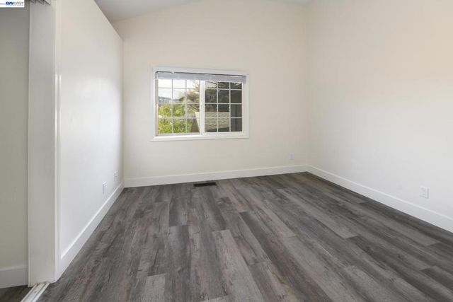 534 Adams St, Albany, CA 94706