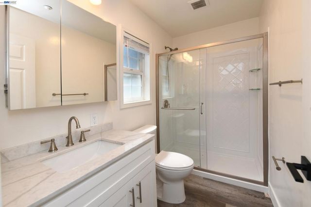 534 Adams St, Albany, CA 94706