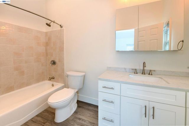 534 Adams St, Albany, CA 94706
