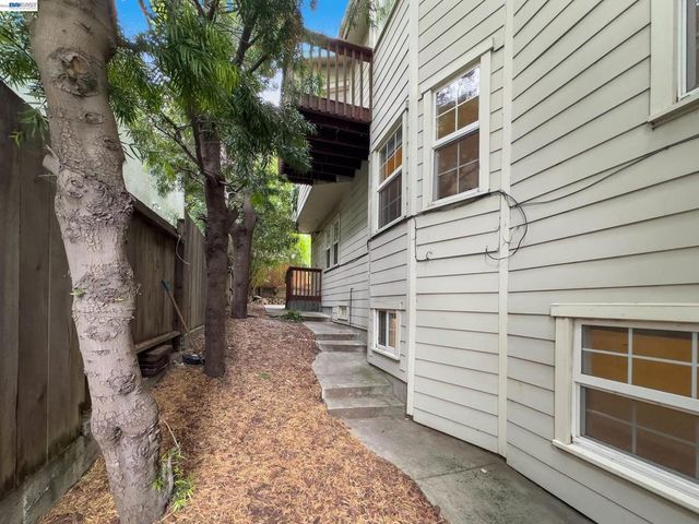 534 Adams St, Albany, CA 94706