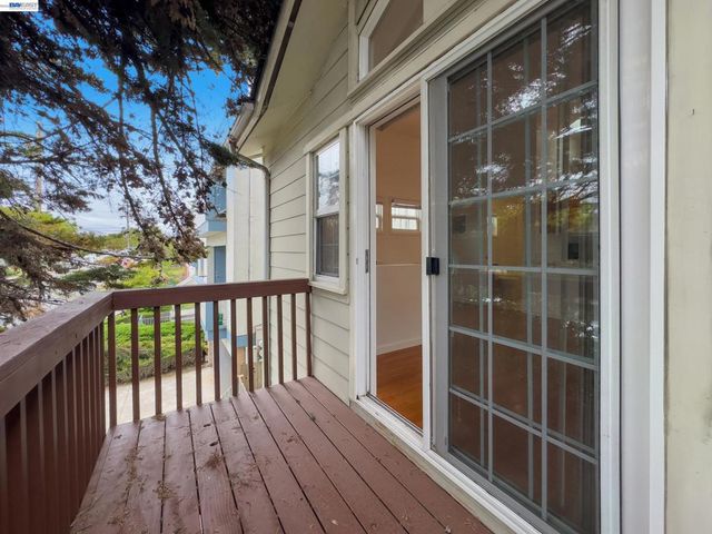 534 Adams St, Albany, CA 94706