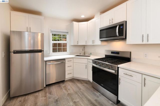 534 Adams St, Albany, CA 94706