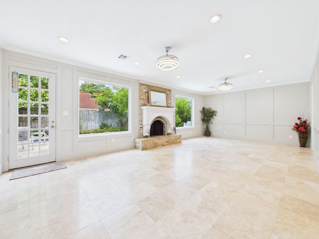 702 Daria Court, Houston, TX 77079