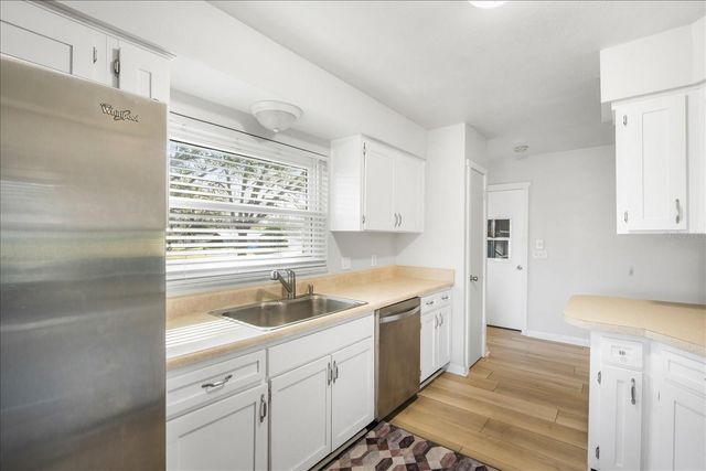 1016 LADY GUINEVERE DRIVE, Valrico, FL 33594