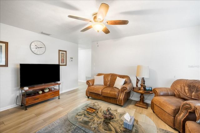 1016 LADY GUINEVERE DRIVE, Valrico, FL 33594