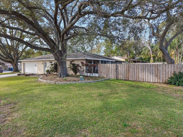 1016 LADY GUINEVERE DRIVE, Valrico, FL 33594