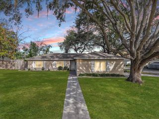 1016 LADY GUINEVERE DRIVE, Valrico, FL 33594