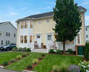 11 Maitland Ave, Lowell, MA 01851
