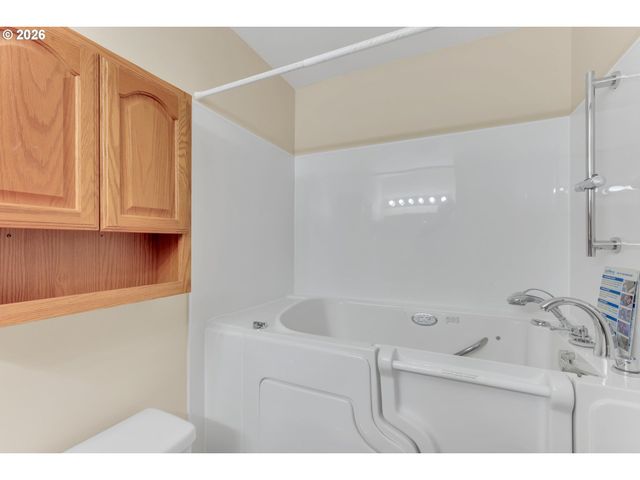 524 BALLAD Ln, Forest Grove, OR 97116
