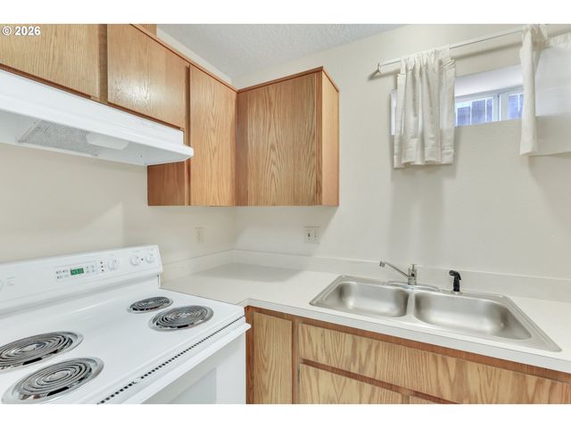 524 BALLAD Ln, Forest Grove, OR 97116