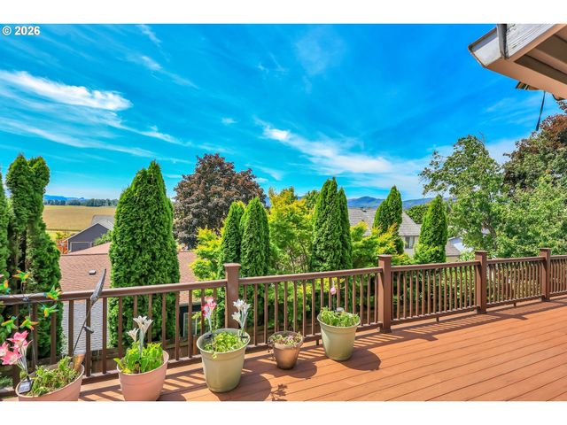 524 BALLAD Ln, Forest Grove, OR 97116